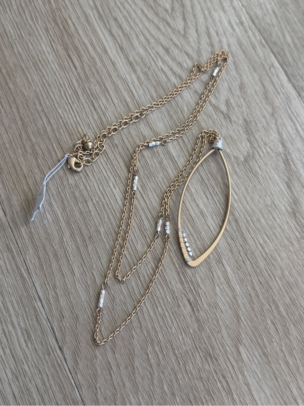 New Gold and Silver Tone Lightweight Pendant Long Chain Necklace 32” +Adjust - Picture 6 of 7
